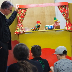 OLYMPUS DIGITAL CAMERA         